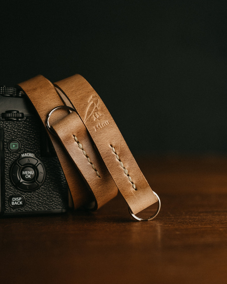 tan leather camera strap 