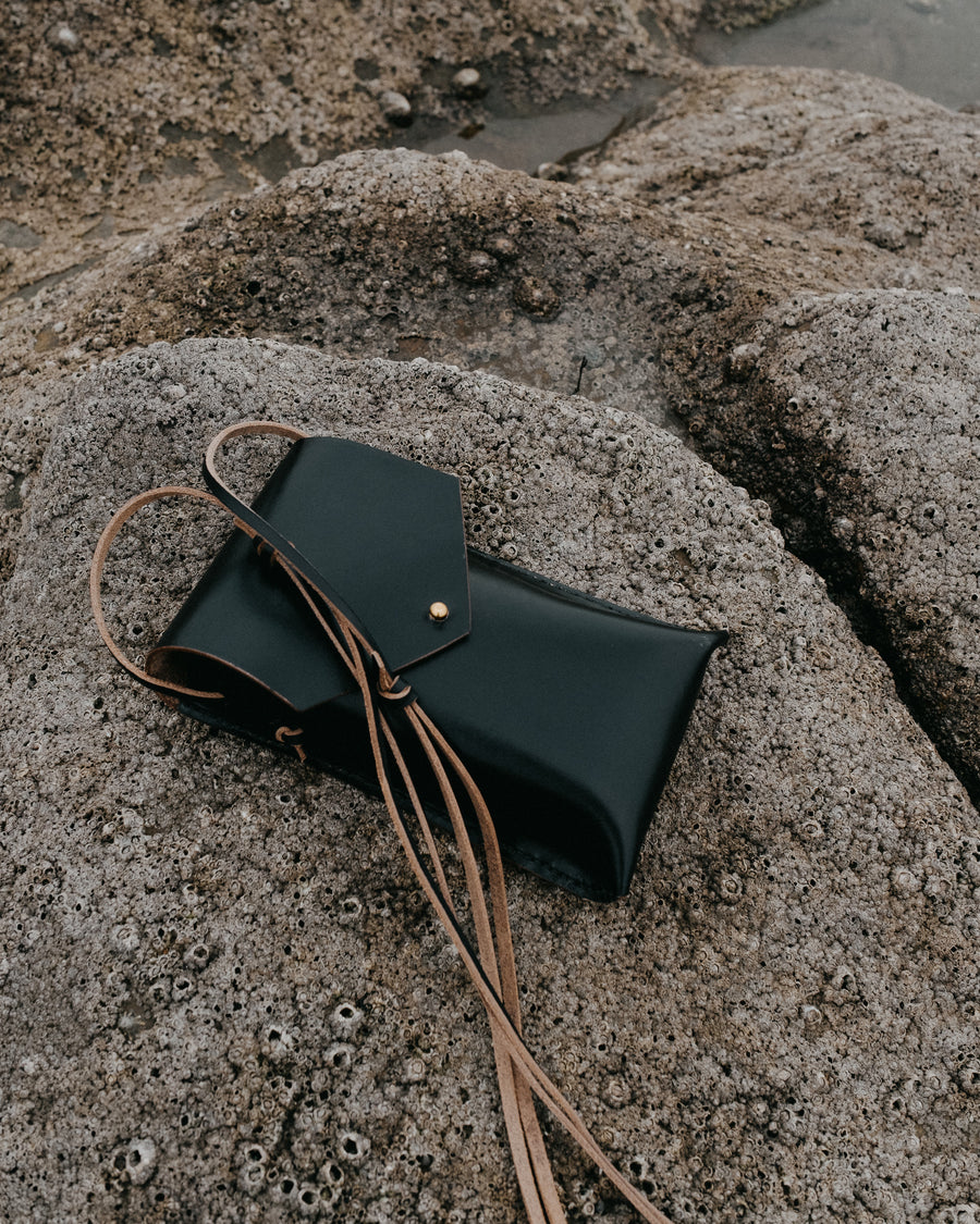 black leather phone sling bag 